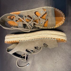 Guess sandals